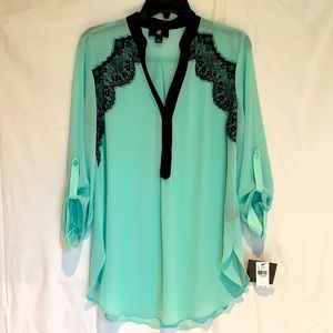 iZ Byer Mint & Black Lace 3/4 Sleeve Top sz L-NEW!